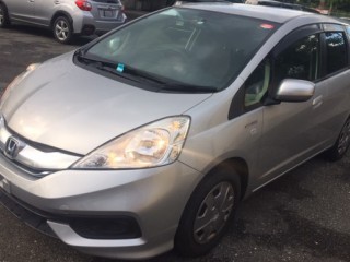 2014 Honda FIT SHUTTLE HYBRID for sale in Kingston / St. Andrew, Jamaica