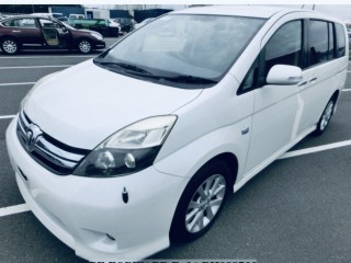 2011 Toyota Isis for sale in Kingston / St. Andrew, Jamaica