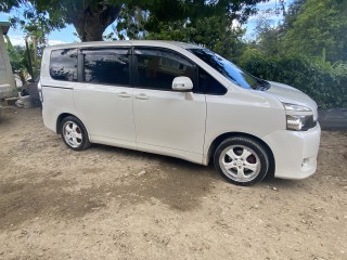 2013 Toyota Voxy for sale in Trelawny, Jamaica