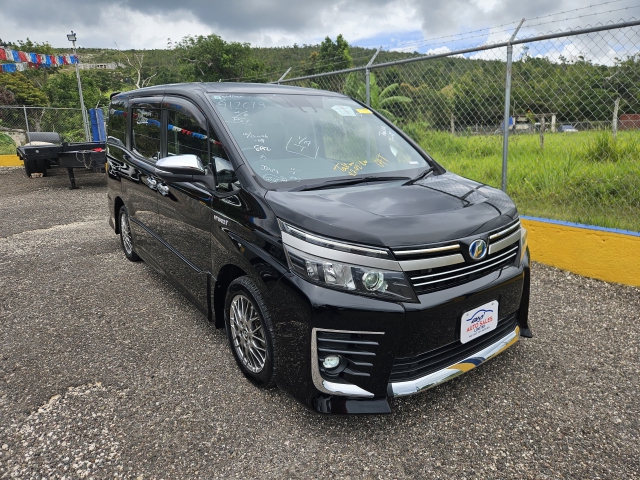 2017 Toyota Voxy for sale in Kingston / St. Andrew, Jamaica