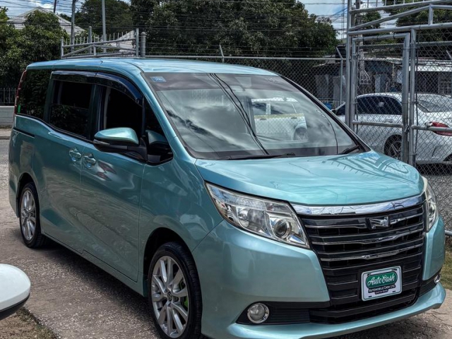 2016 Toyota Noah for sale in Kingston / St. Andrew, Jamaica