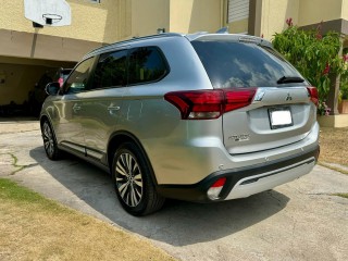 2019 Mitsubishi Outlander 
$4,000,000