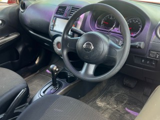 2012 Nissan latio
$830,000