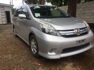 2012 Toyota Isis for sale in Kingston / St. Andrew, Jamaica