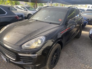 2018 Porsche CAYENNE PLATINUM