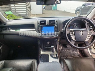 2011 Toyota CROWN