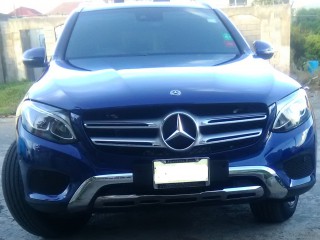 2018 Mercedes Benz GLC 250 AMG PACKAGE for sale in Kingston / St. Andrew, Jamaica
