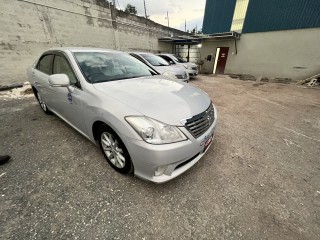 2011 Toyota Crown