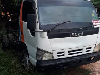 2004 Isuzu Truck