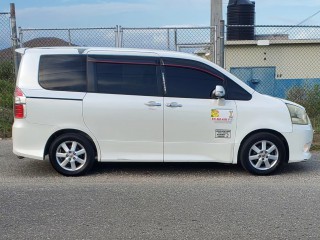 2010 Toyota Noah S