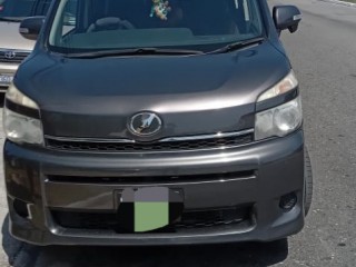 2012 Toyota Voxy