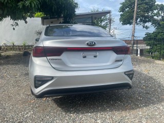 2019 Kia Cerato
$2,400,000