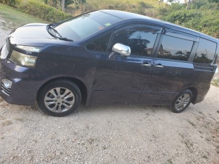 2011 Toyota Voxy