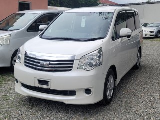 2012 Toyota Noah for sale in Kingston / St. Andrew, Jamaica