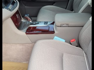 2013 Toyota Crown