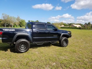 2016 Toyota tacoma for sale in Kingston / St. Andrew, Jamaica