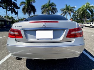 2010 Mercedes Benz E250