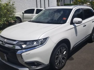 2016 Mitsubishi Outlander for sale in Kingston / St. Andrew, Jamaica
